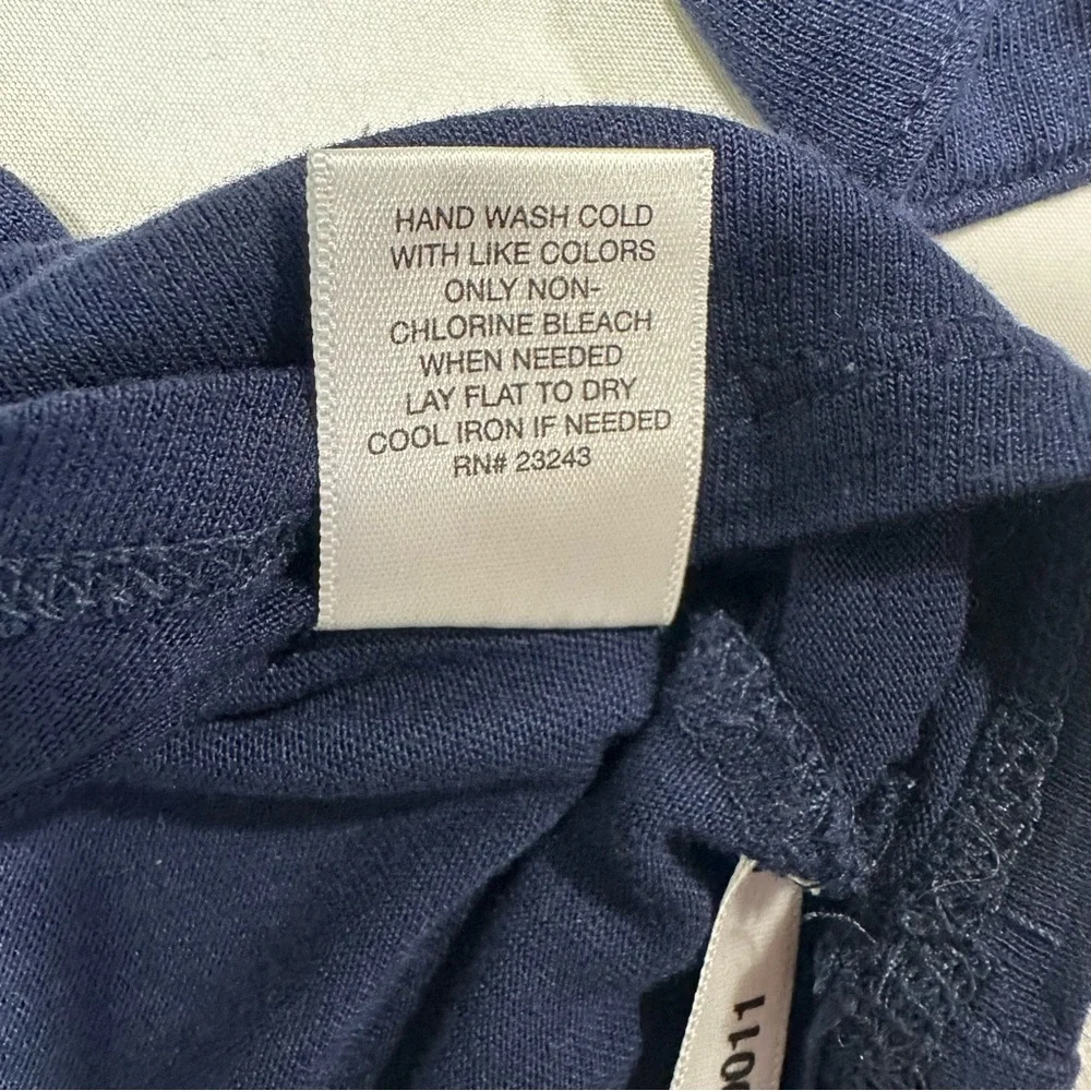 New York & Company Navy Top Size: Large